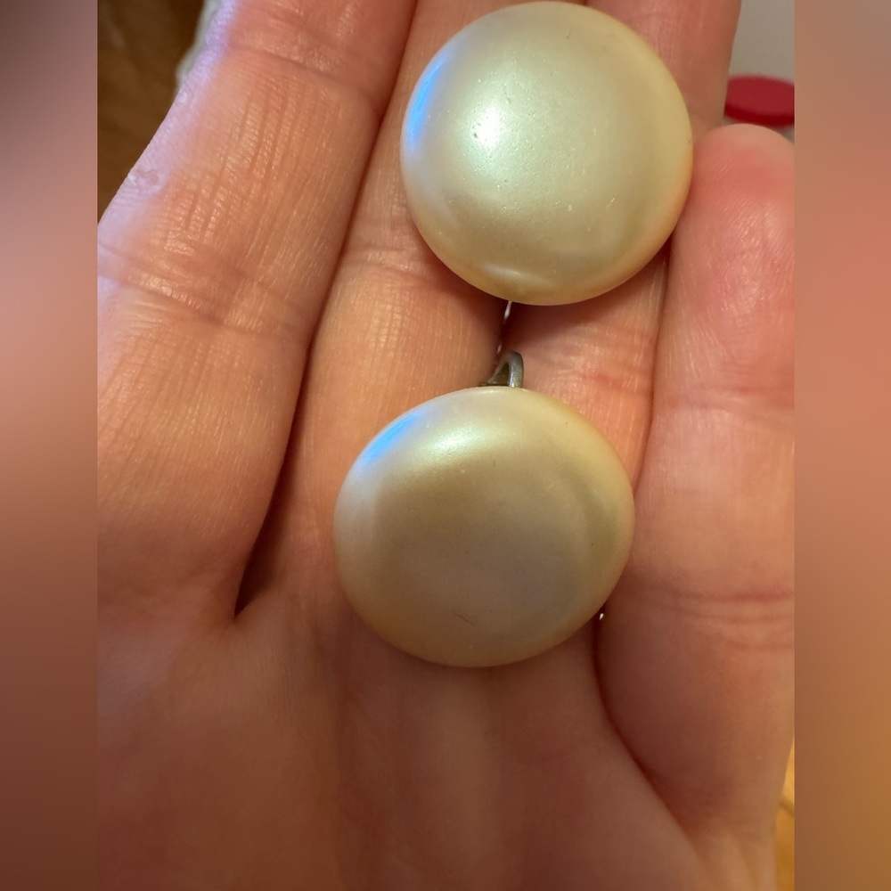 Vintage Marvella frosted clip on earrings